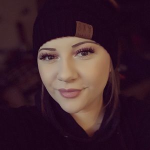 Meet your Posher, Cece